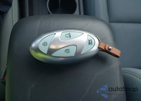 2024 Hyundai Kona Electric Limited from USA, damaged, VIN KM8HE3A68RU008616